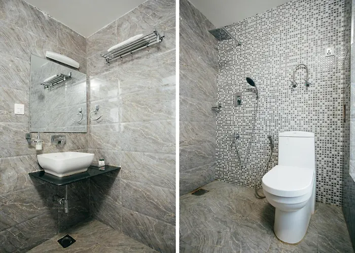 Oyo 11474 Gangaur Regency Boutique Hotel