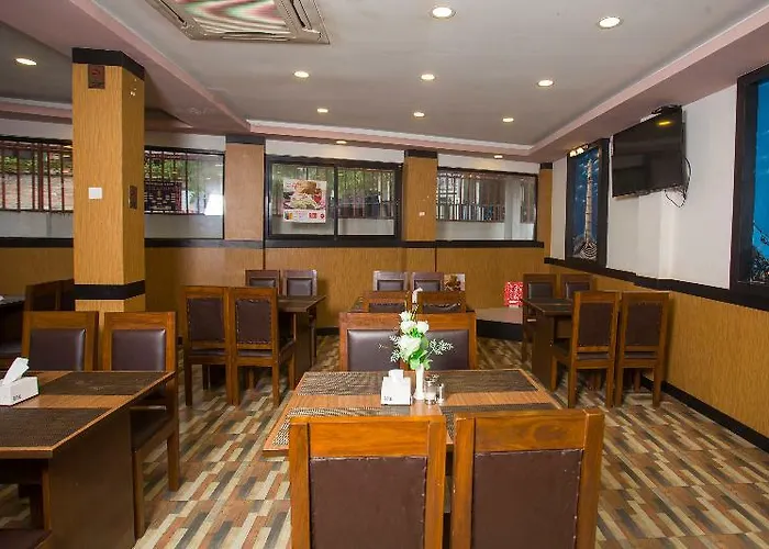 Oyo 11474 Gangaur Regency Boutique Hotel 2*